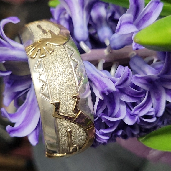🌟 Collectable Hopi Kokopelli Cuff Sterling and Brass - Picture 13 of 17